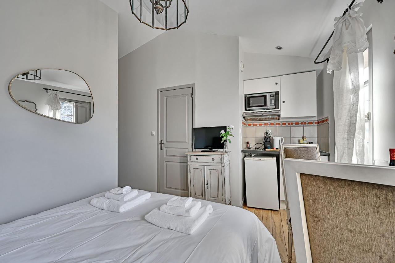 Au Coeur Des Papes, Dans Batisse De Charme Studios & Appartements En Coeur De Ville Avignon Eksteriør billede