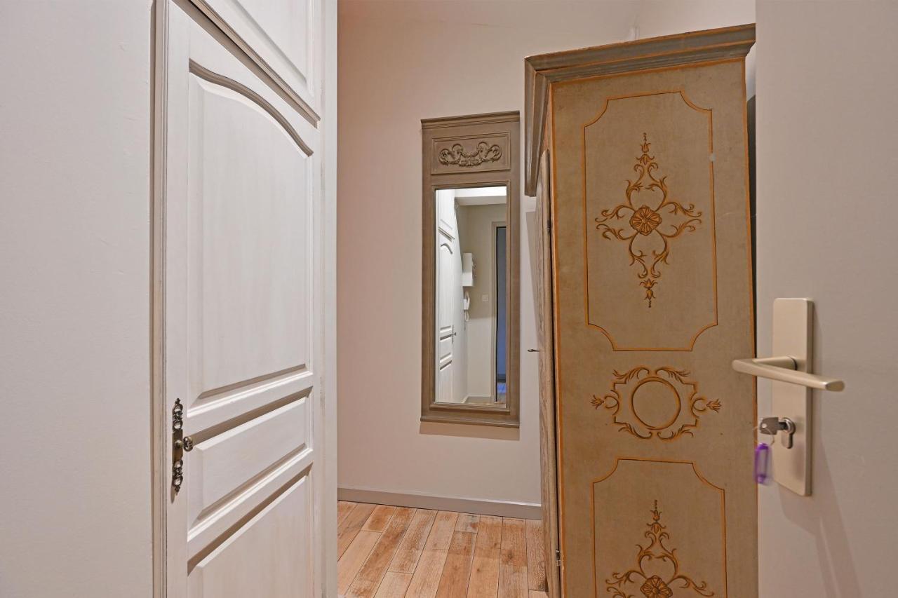 Au Coeur Des Papes, Dans Batisse De Charme Studios & Appartements En Coeur De Ville Avignon Eksteriør billede