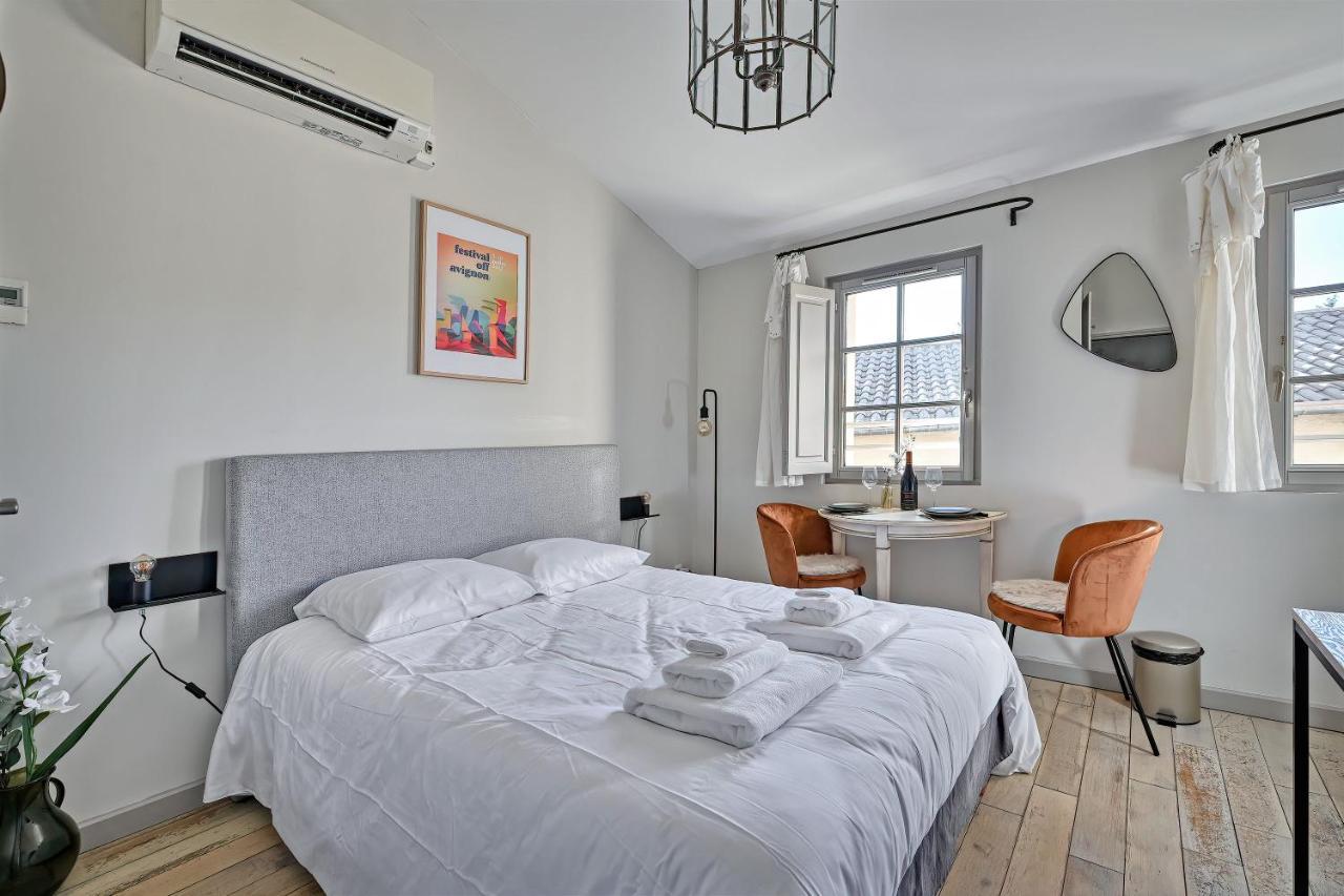 Au Coeur Des Papes, Dans Batisse De Charme Studios & Appartements En Coeur De Ville Avignon Eksteriør billede