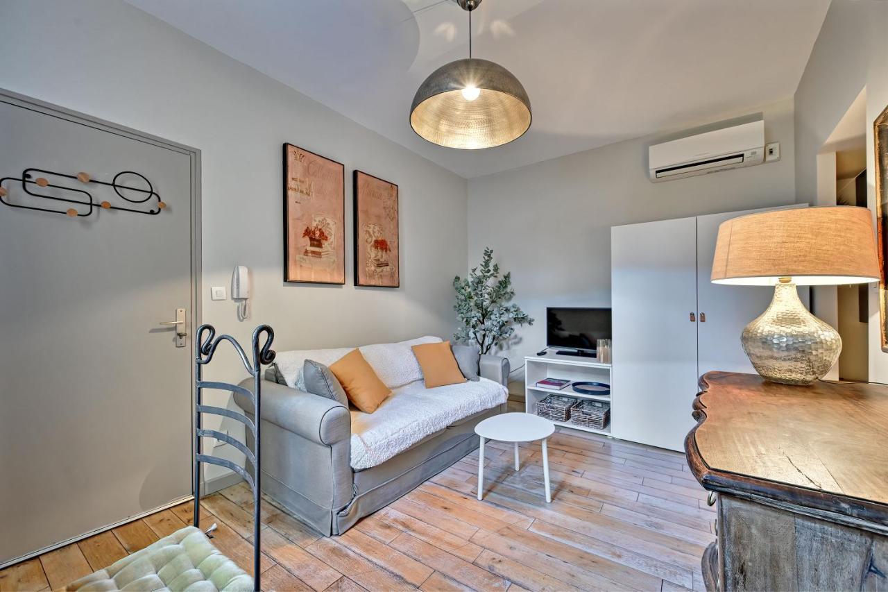 Au Coeur Des Papes, Dans Batisse De Charme Studios & Appartements En Coeur De Ville Avignon Eksteriør billede