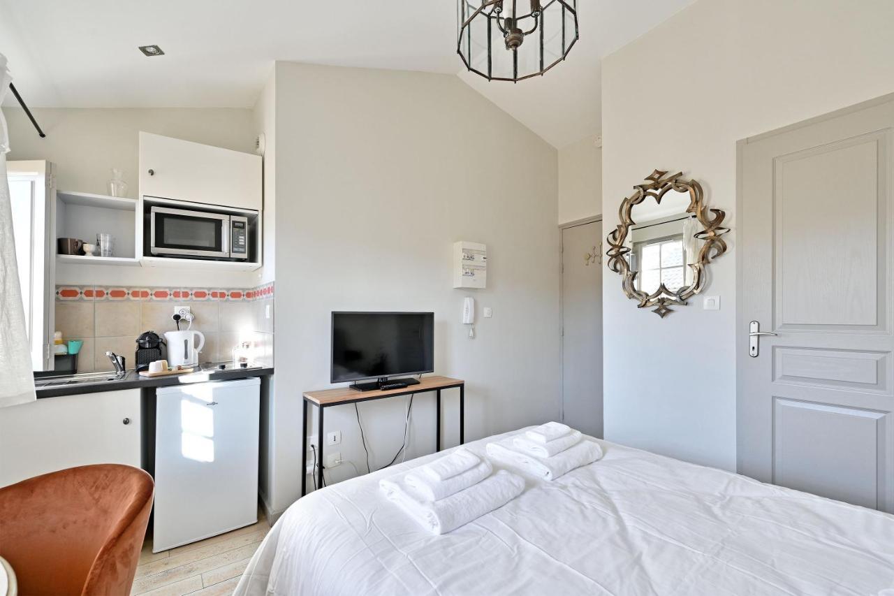 Au Coeur Des Papes, Dans Batisse De Charme Studios & Appartements En Coeur De Ville Avignon Eksteriør billede