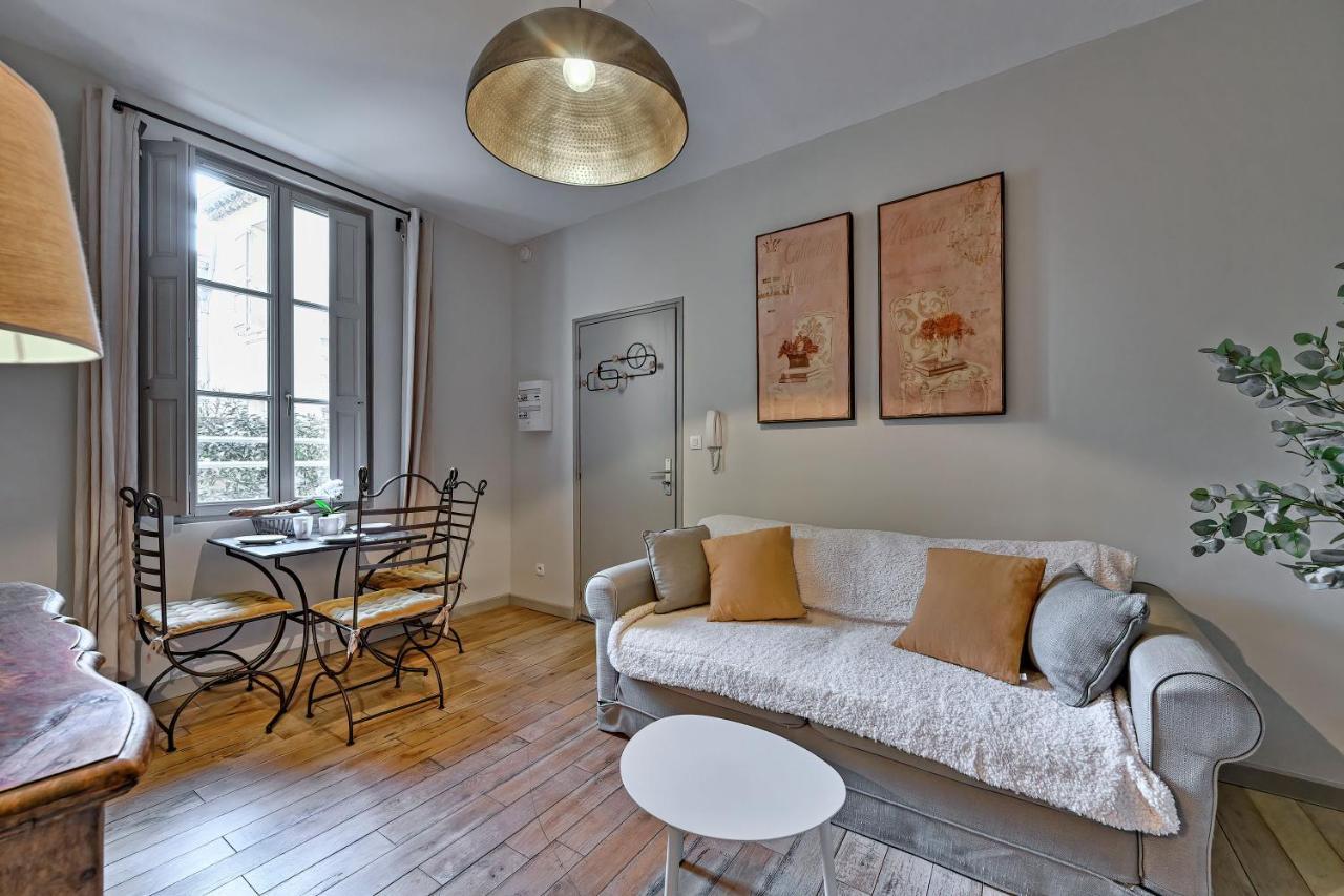 Au Coeur Des Papes, Dans Batisse De Charme Studios & Appartements En Coeur De Ville Avignon Eksteriør billede