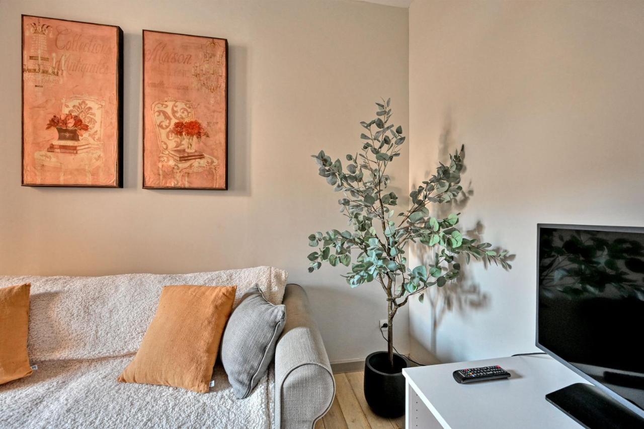 Au Coeur Des Papes, Dans Batisse De Charme Studios & Appartements En Coeur De Ville Avignon Eksteriør billede