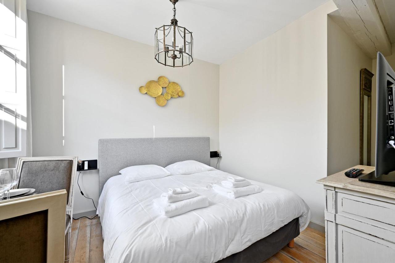 Au Coeur Des Papes, Dans Batisse De Charme Studios & Appartements En Coeur De Ville Avignon Eksteriør billede