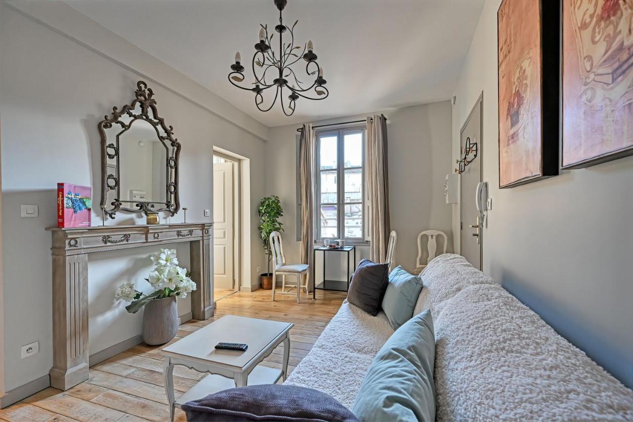Au Coeur Des Papes, Dans Batisse De Charme Studios & Appartements En Coeur De Ville Avignon Eksteriør billede