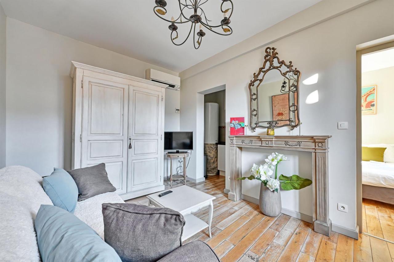 Au Coeur Des Papes, Dans Batisse De Charme Studios & Appartements En Coeur De Ville Avignon Eksteriør billede