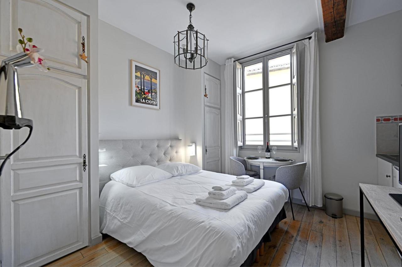 Au Coeur Des Papes, Dans Batisse De Charme Studios & Appartements En Coeur De Ville Avignon Eksteriør billede