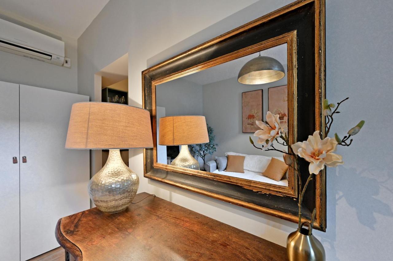 Au Coeur Des Papes, Dans Batisse De Charme Studios & Appartements En Coeur De Ville Avignon Eksteriør billede