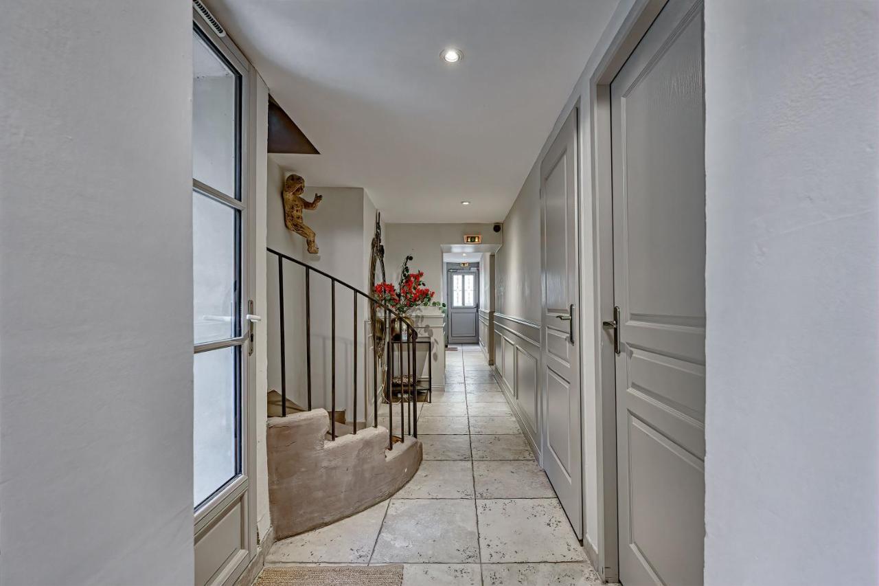 Au Coeur Des Papes, Dans Batisse De Charme Studios & Appartements En Coeur De Ville Avignon Eksteriør billede