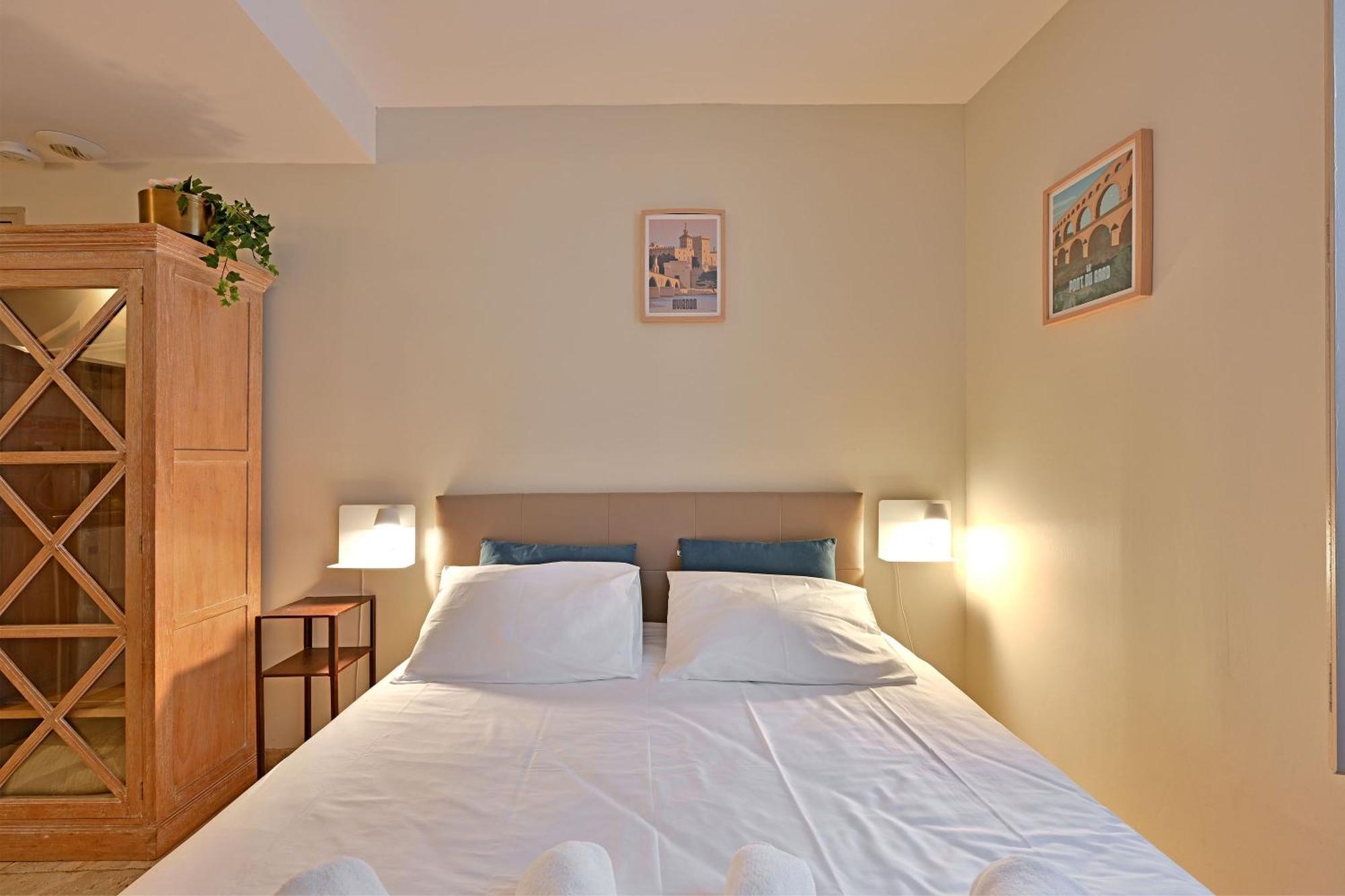 Au Coeur Des Papes, Dans Batisse De Charme Studios & Appartements En Coeur De Ville Avignon Eksteriør billede