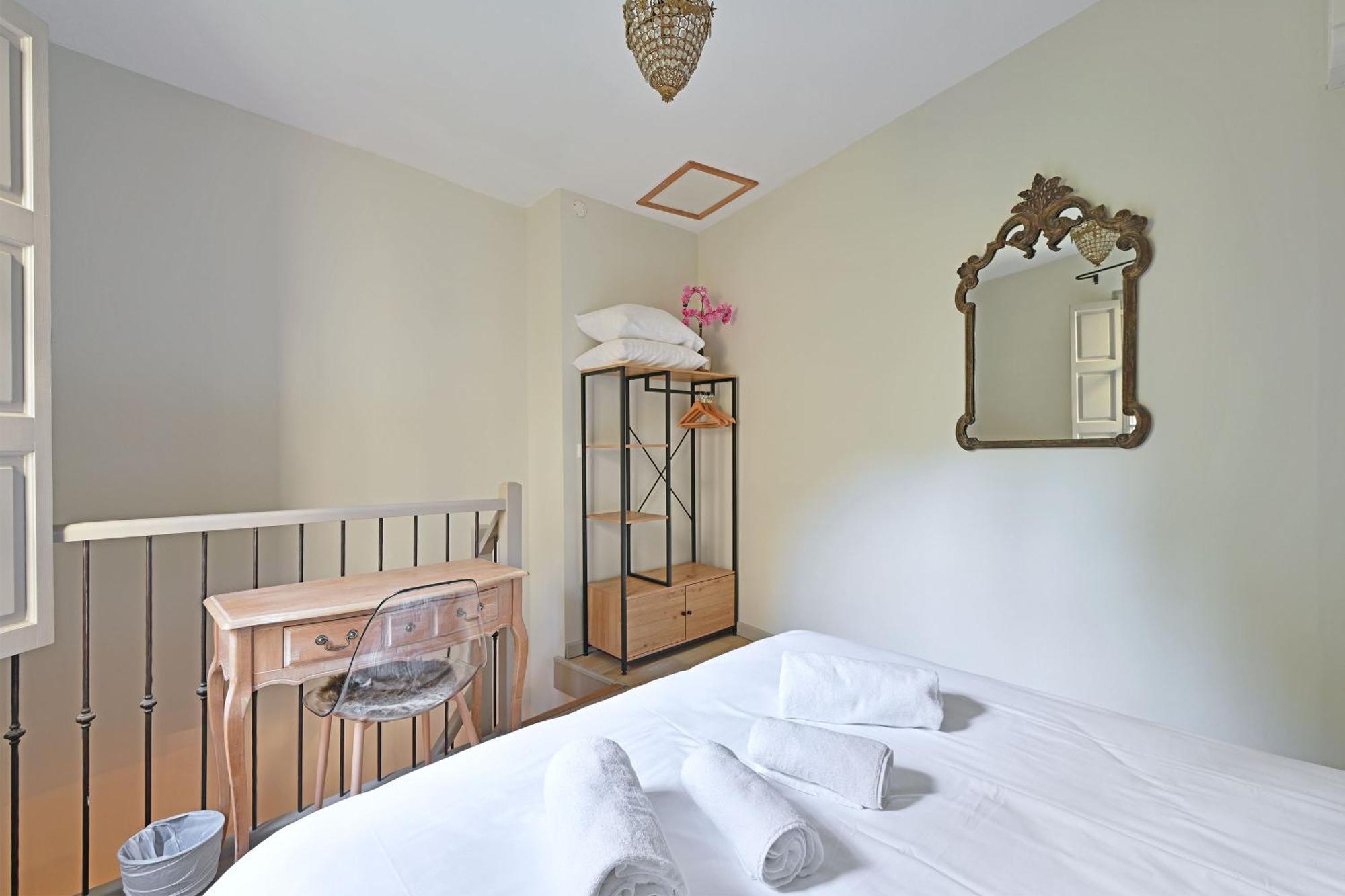 Au Coeur Des Papes, Dans Batisse De Charme Studios & Appartements En Coeur De Ville Avignon Eksteriør billede