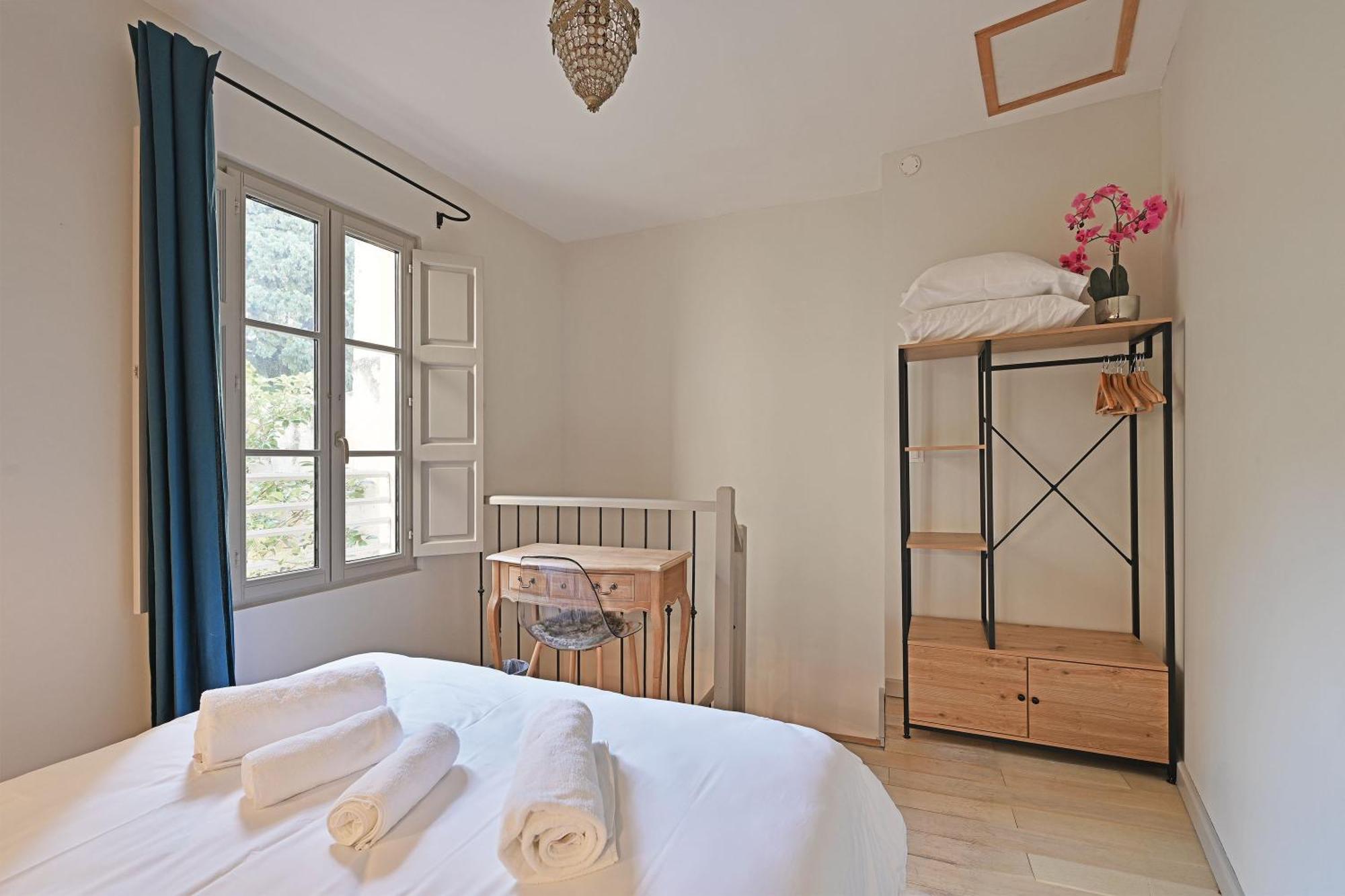 Au Coeur Des Papes, Dans Batisse De Charme Studios & Appartements En Coeur De Ville Avignon Eksteriør billede